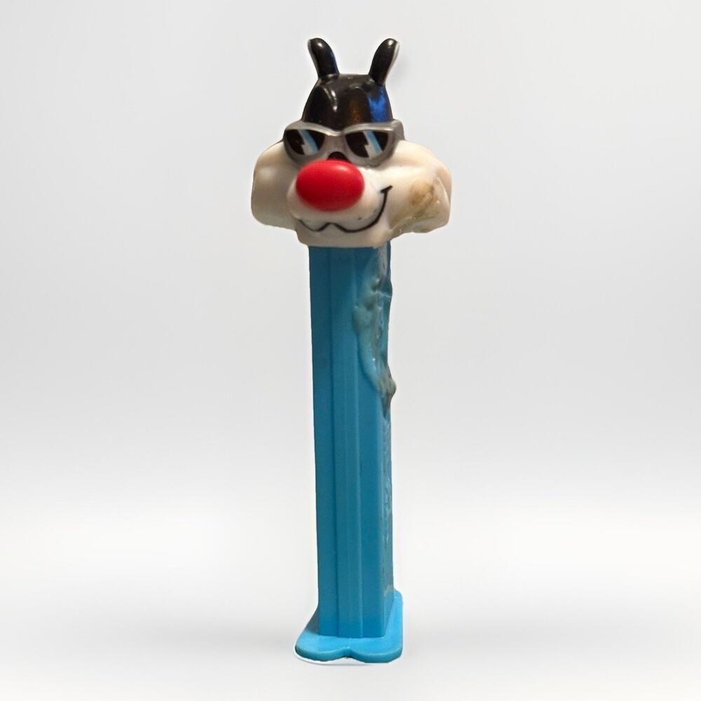 Vintage 90s Warner Bros. Sylvester The Cat Pez dispenser, Made in Hungary Read